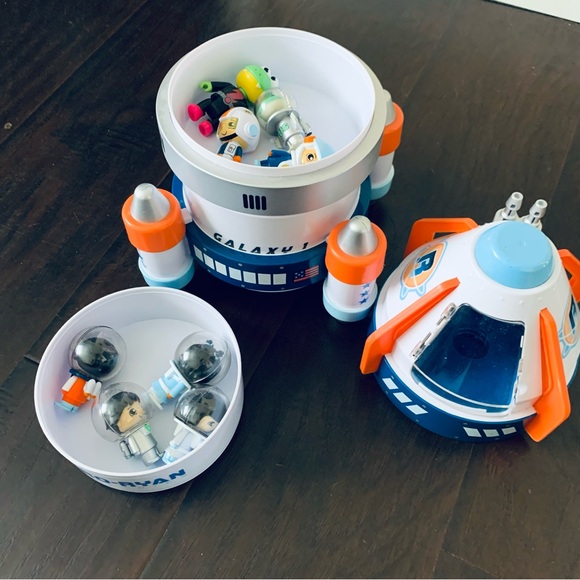 Ryan's World Galaxy Explorer Rocket 16 Pack Micro Figure Playset Spaceship Toy - Picture 12 of 13